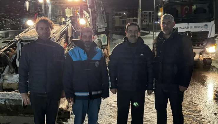 Başkan Taşkın Kışla Mücadele Ekiplerini Gece Yarısı Ziyaret Etti