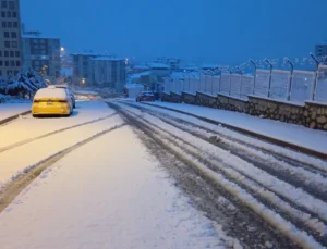 Battalgazi’de Yoğun Kar Mesaisi: Sahurda Ekipler Sahadaydı