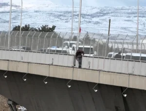 Beylerderesi Viyadüğü’nde İntihar Girişimi: Genç Adam Saatler Sonra İkna Edildi