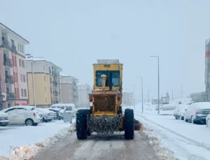 Darende-Elbistan Kar Yolu Ulaşıma Kapandı