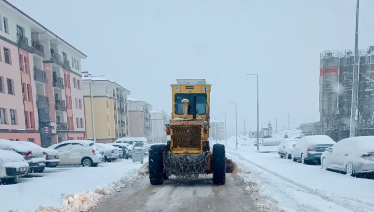 Darende-Elbistan Kar Yolu Ulaşıma Kapandı