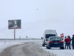 Malatya-Kayseri Yolu Tipi Nedeniyle Kapandı, Tırlar Yolda Kaldı