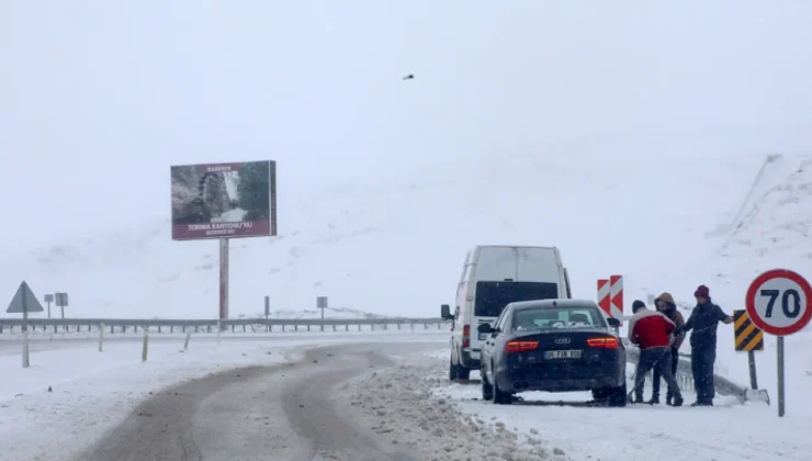 Malatya-Kayseri Yolu Tipi Nedeniyle Kapandı, Tırlar Yolda Kaldı