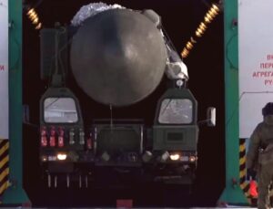 Rusya’dan Estonya’ya Nükleer Tehdit: “Hedefimiz Olur”