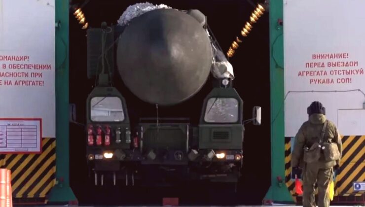 Rusya’dan Estonya’ya Nükleer Tehdit: “Hedefimiz Olur”