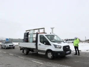 Yağdonduran Geçidi Açıldı, Ağır Vasıtalar İçin Kısıtlamalar Sürüyor