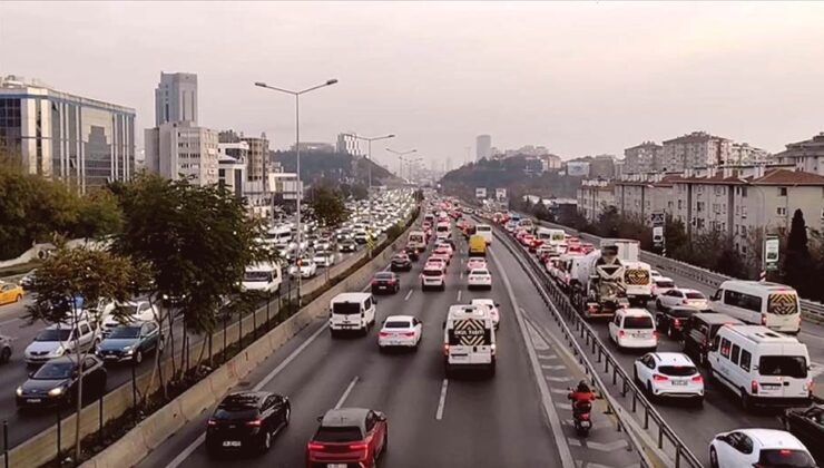 Yeni Kamyon ve Çekici Alacaklar Dikkat: Takograf Zorunluluğu ve Cezalar Belirlendi