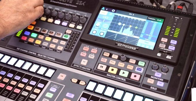 Leyla ve Mecnun Radyo Tiyatrosu TRT Radyo 1’de