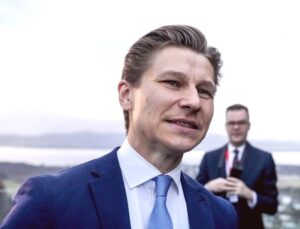 Finlandiya Nükleer Silah İthalatı Konusunda Geri Adım Atıyor