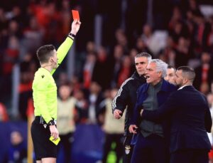 Türkiye-Romanya Maçında Mourinho’ya Kırmızı Kart Gösteren Hakem Düdük Çalacak