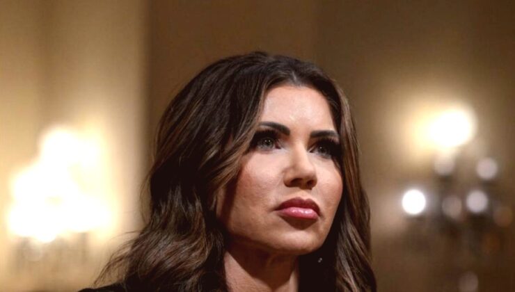 ABD İç Güvenlik Bakanı Noem Ayrılıyor, Yerine Senatör Mullin Geliyor