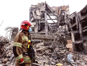 İran Cezaevleri İsrail Saldırılarının Hedefinde: Mahkumlar Büyük Tehlikede