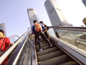 Dünyanın En Uzun Yürüyen Merdiveni Çin’de Faaliyete Geçti