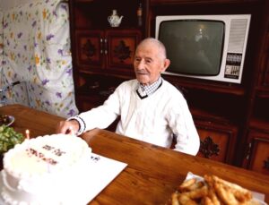102 Yaşındaki Hüseyin Aydoğan’dan Uzun Ömür Sırrı: Doğal Beslenme ve Aktif Yaşam