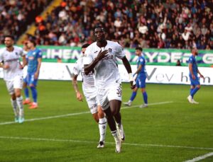 Trabzonspor-Rizespor Maçında Konuk Taraftara Yasak, Galatasaray Seyircisi Sahada Olacak