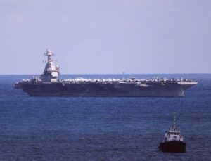 USS Gerald R. Ford Uçak Gemisinde 30 Saat Süren Yangın: Mürettebat Yerlerde Yatıyor