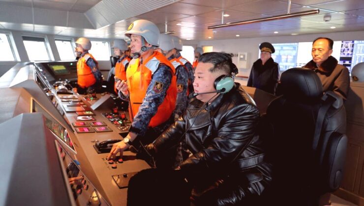 Kim Jong Un Savaş Gemisi Testlerinde Görüntülendi: Donanmada Nükleer Dönem İddiası