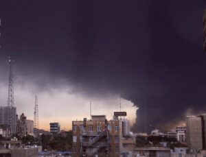 İran’da Savaşın 12. Günü: Petrol Fiyatları Tavan Yapabilir, Lider Yaralı