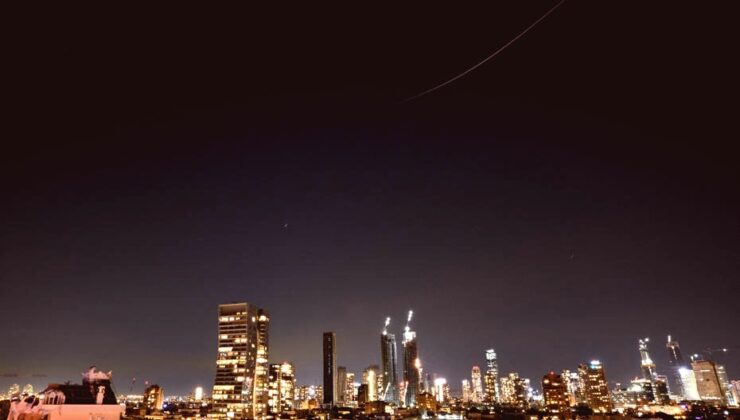 İran’dan Tel Aviv’e Füze Atışları NTV’de Canlı Yayınlandı