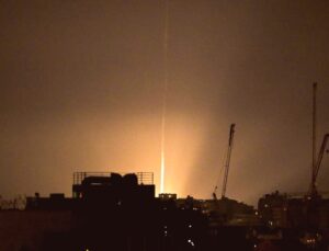 İran’dan İsrail’e Füze Saldırıları Devam Ediyor: 2 Ölü, Geniş Çaplı Hasar