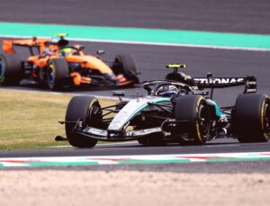 Antonelli Japonya GP’de Zirvede, Tarihe Geçti