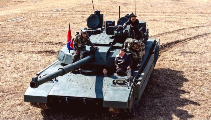 Kim Jong Un ve Kızı Ju Ae Yeni Tankı Sınadı
