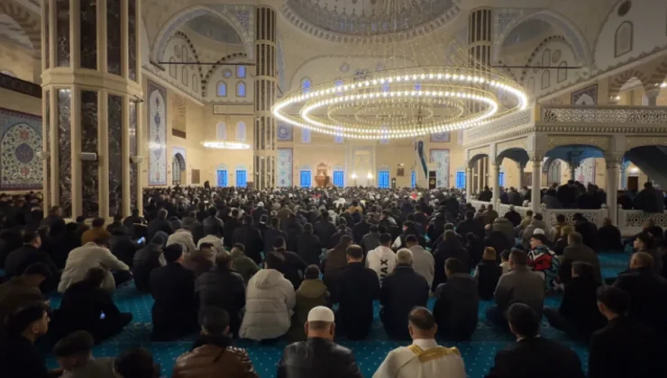 Altı İlde Bayram Namazı: Camiler Coşkuyla Doldu