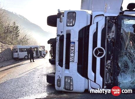 Zonguldak-Ankara Yolunda Dakikalar İçinde 3 Kaza: 10 Yaralı