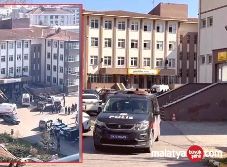 Çekmeköy’de Okulda Bıçaklı Saldırı: 2 Öğretmen ve 1 Öğrenci Yaralandı