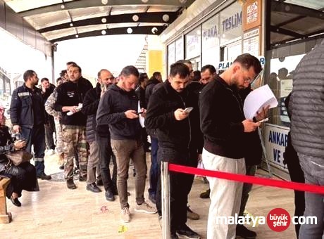 Standart Dışı Plakalara Ağır Cezalar Geliyor: Sürücüler Plaka Basım Atölyelerine Akın Etti