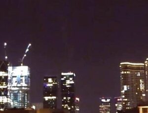 İran Füzelerine Karşı İsrail Hava Savunması Devrede, Tel Aviv’de Patlamalar