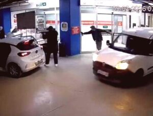 Kuyumcukent’te Dehşet Anları: 20 Milyon Lira Uzun Namlulu Silahla Soyuldu