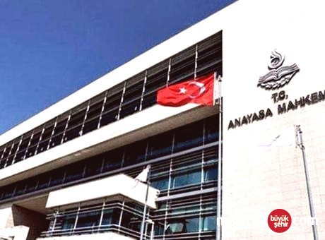 AYM, Eczacı Disiplin Cezası Düzenlemesini İptal Etti