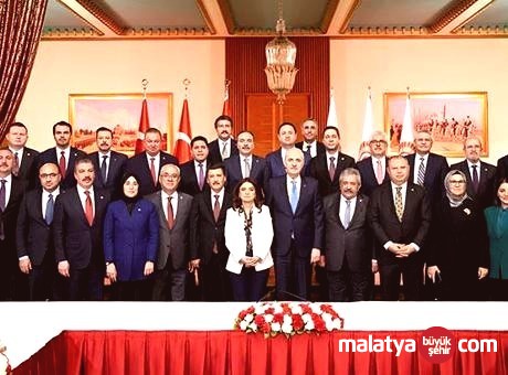 TBMM Başkanı Kurtulmuş, Milli Dayanışma Komisyonu Üyeleriyle İftarda Buluştu