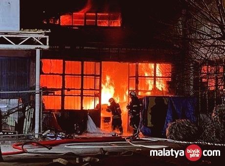 Kayseri’de Mobilya Atölyesinde Çıkan Yangın Kontrol Altına Alındı