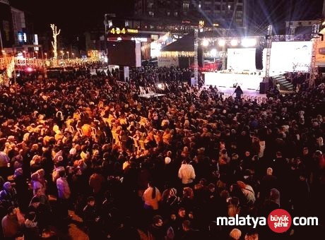 Esenler Kadir Gecesi’ne ‘10 Bin Hatim, 100 Bin Dua’ ile Hazırlandı