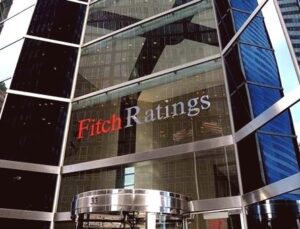 Fitch Uyardı: Hürmüz Boğazı Kapanırsa Petrol Fiyatları Rekor Kırabilir