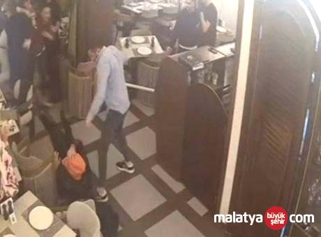 Mezitli Belediye Başkanı Tuncer’in Restoranda Yumruklu Kavgaya Karıştığı Anlar Güvenlik Kamerasına Yansıdı