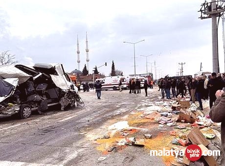 Freni Boşalan Kamyon Okul Yolunu Savaş Alanına Çevirdi: 19 Yaralı