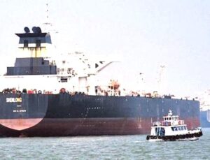 Hürmüz Boğazı’nda Gerilim Nedeniyle 1900 Gemi Beklemede