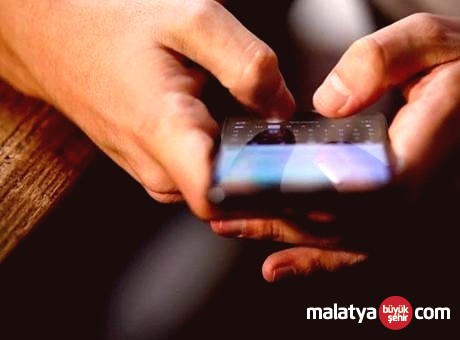 Türkiye’de Sosyal Medya Kullanımı Dünya Ortalamasını Aştı: Haftalık Süre 25 Saati Geçti