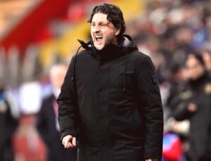 Fatih Tekke’den Serzeniş: “10 Kişiye Karşı Orta Sahayı Geçemedik, Şakası Yok Bu İşlerin”