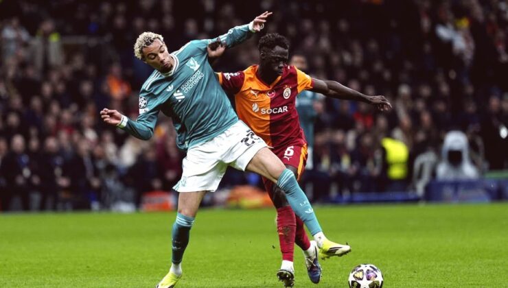 Sanchez, Liverpool Maçında Cezalı