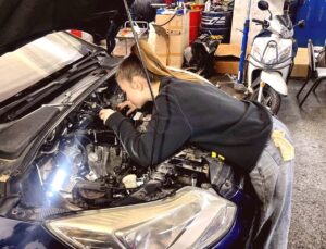 17 Yaşında Usta: Selen Tıraşoğlu Sanayide Kadınların Önünü Açıyor