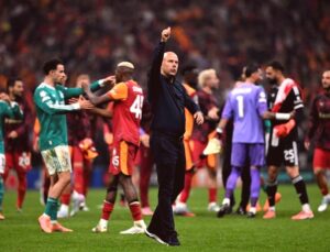 Arne Slot’tan Galatasaray Deplasmanı ve Atmosfer Yorumu