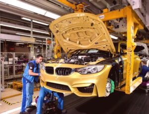 BMW’den Küresel Geri Çağırma: Yüz Binlerce Araç Yangın Riskiyle Karşı Karşıya