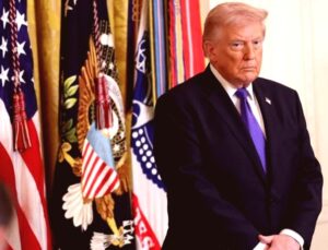 ABD İstihbaratı Trump’ı Uyardı: İran Rejimi Yıkılmayacak, Güçlenebilir