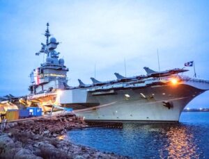 Doğu Akdeniz’de Güç Gösterisi: Fransa Uçak Gemisi Charles de Gaulle ve İngiliz Destroyer HMS Dragon Sahada