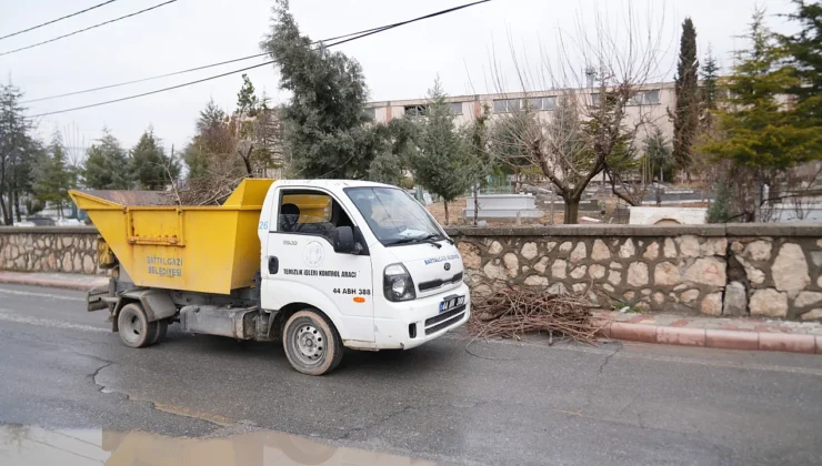 Battalgazi’de Bayram Öncesi Kapsamlı Temizlik: Cami ve Mezarlıklar Yenileniyor