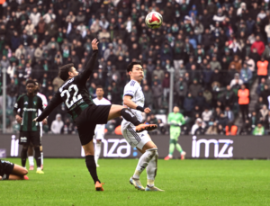 Beşiktaş’ın Galibiyeti ve Şampiyonluk Yarışındaki Rolü Spor Yazarlarının Merceğinde